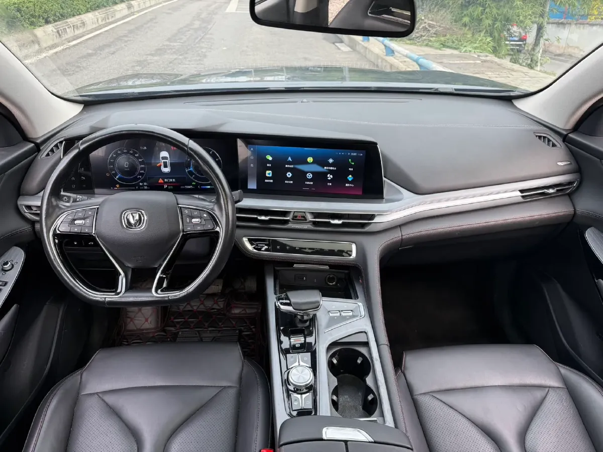 2022 ChangAn CS75 Plus 2.0T 233HP L4 8AT,autocango,china used car exporter,china ev exporter,chinese used car exporter,chinese used ev exporter