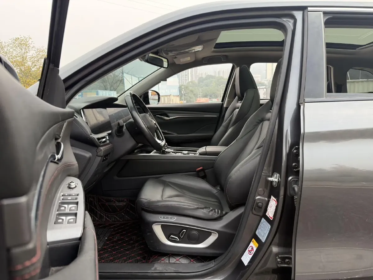 2022 ChangAn CS75 Plus 2.0T 233HP L4 8AT,autocango,china used car exporter,china ev exporter,chinese used car exporter,chinese used ev exporter