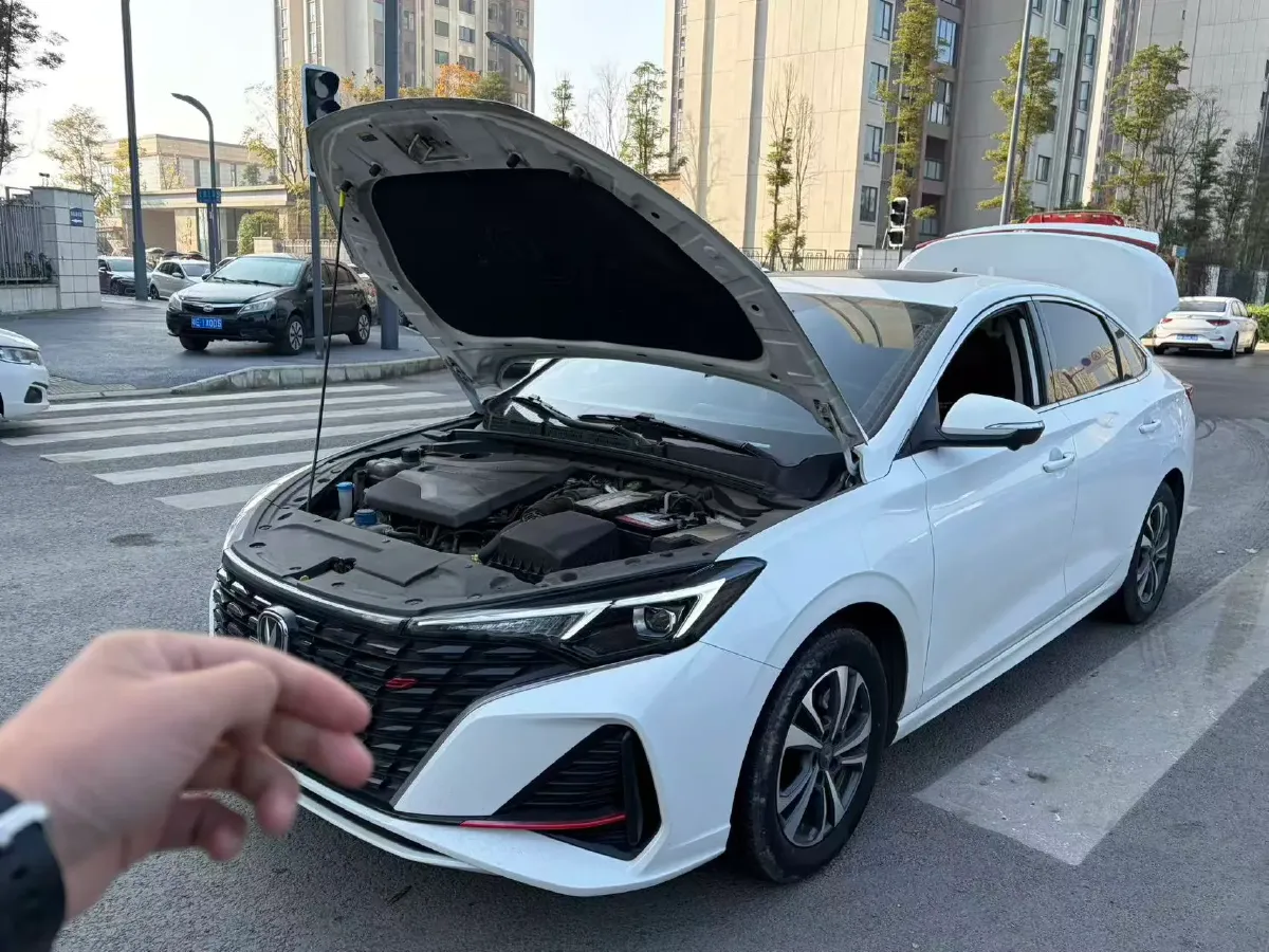 2021 ChangAn Eado 1.4T 160HP L4 7DCT,autocango,china used car exporter,china ev exporter,chinese used car exporter,chinese used ev exporter