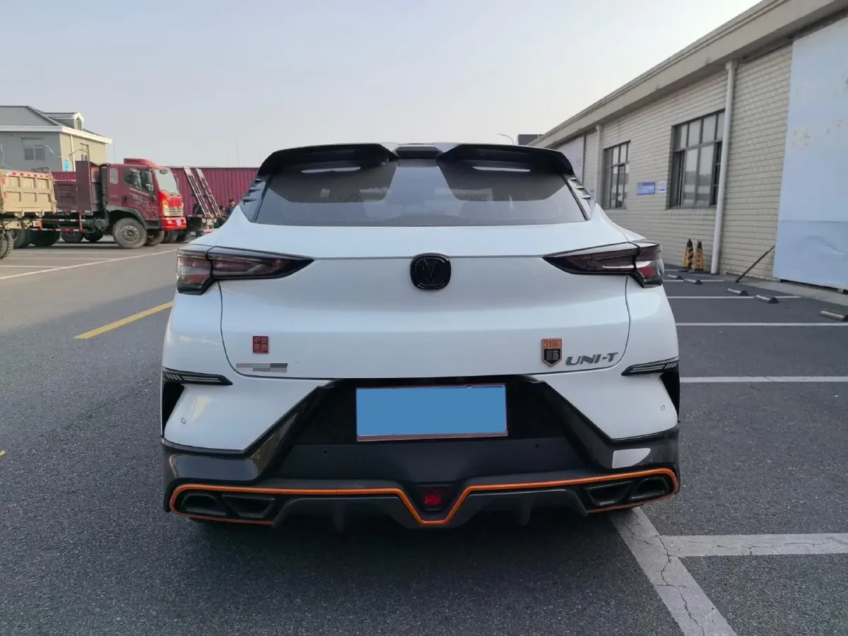 2022 ChangAn UNI-T 1.5T 188HP L4 7DCT,autocango,china used car exporter,china ev exporter,chinese used car exporter,chinese used ev exporter