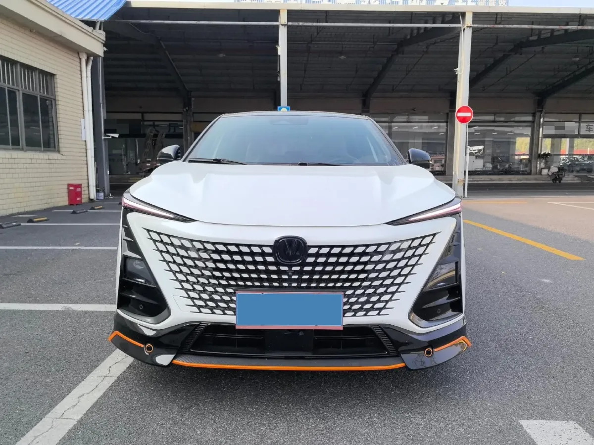 2022 ChangAn UNI-T 1.5T 188HP L4 7DCT,autocango,china used car exporter,china ev exporter,chinese used car exporter,chinese used ev exporter