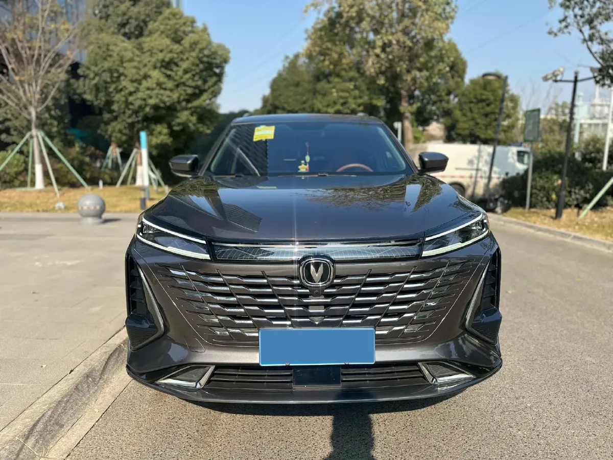 2023 ChangAn CS75 Plus 1.5T 188HP L4 8AT,autocango,china used car exporter,china ev exporter,chinese used car exporter,chinese used ev exporter