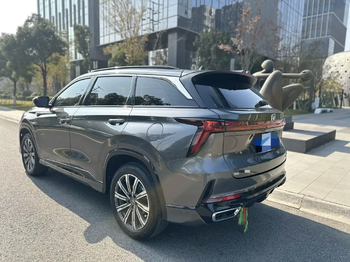 2023 ChangAn CS75 Plus 1.5T 188HP L4 8AT,autocango,china used car exporter,china ev exporter,chinese used car exporter,chinese used ev exporter