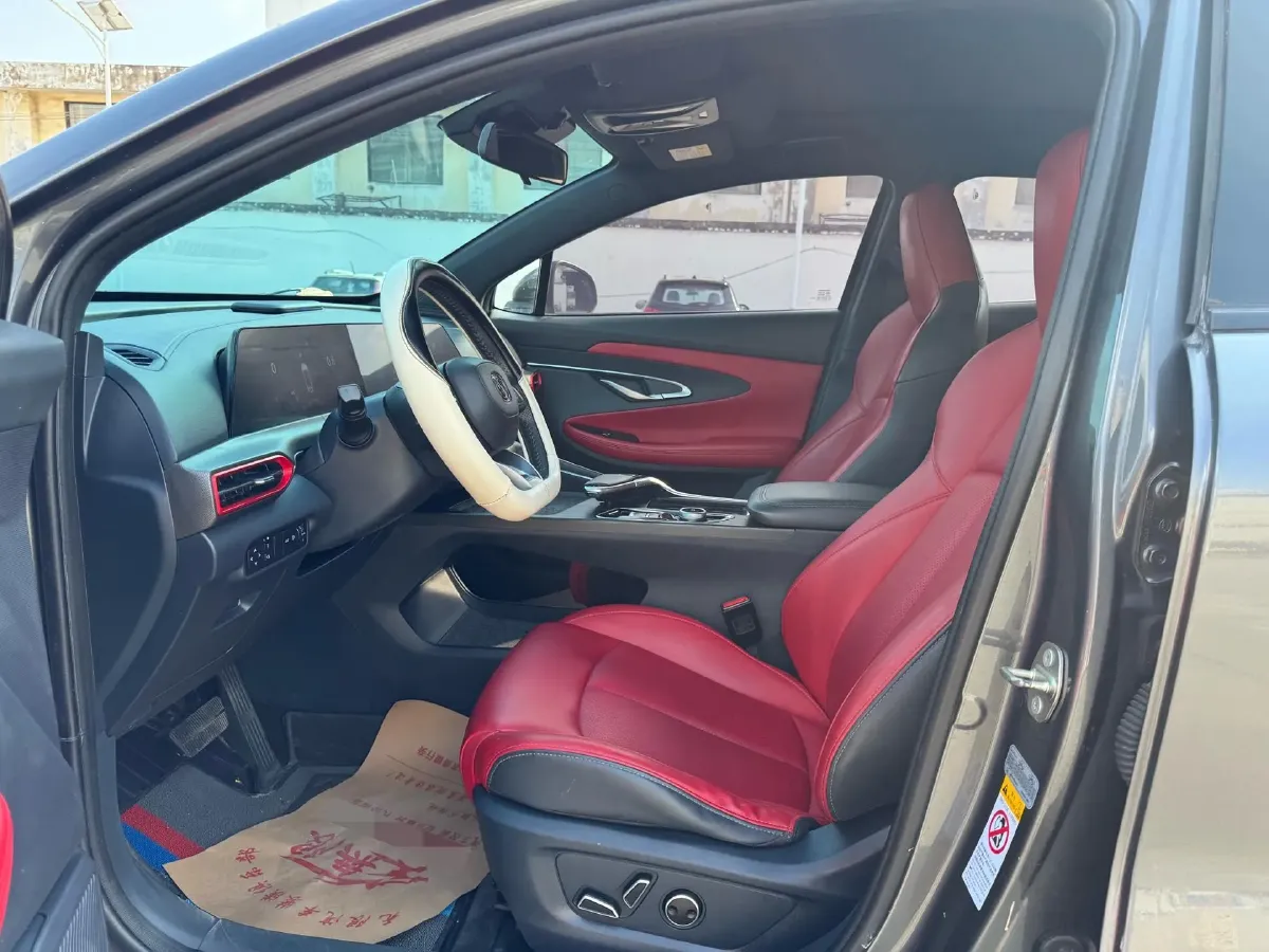 2020 ChangAn UNI-T 1.5T 180HP L4 7DCT,autocango,china used car exporter,china ev exporter,chinese used car exporter,chinese used ev exporter