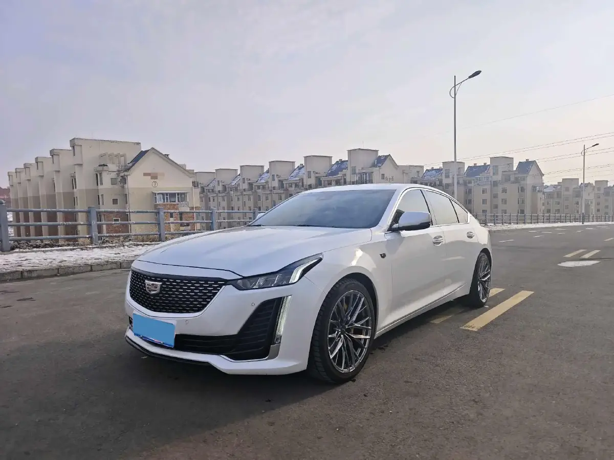 2023 Cadillac CT5 2.0T 237HP L4 10AT