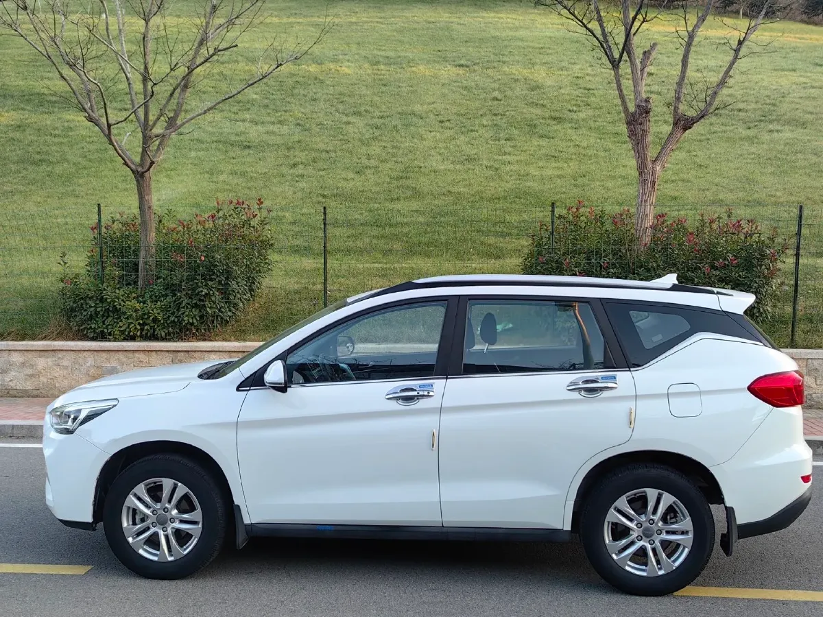 2018 Haval M6 1.5T 150HP L4 7DCT,autocango,china used car exporter,china ev exporter,chinese used car exporter,chinese used ev exporter