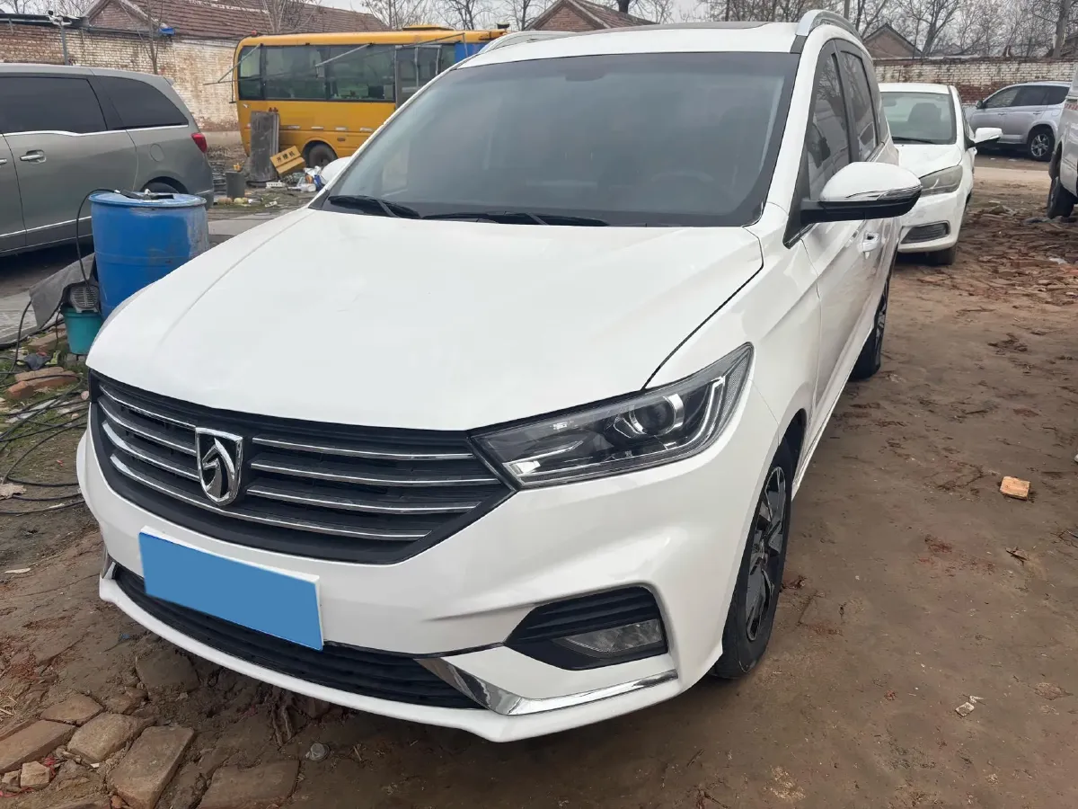 2019 BaoJun 360 1.5L 105HP L4 CVT,autocango,china used car exporter,china ev exporter,chinese used car exporter,chinese used ev exporter
