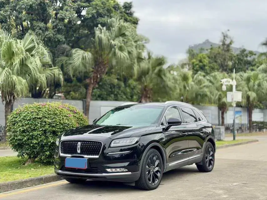 2021 Lincoln Nautilus 2.0T 245HP L4 8AT