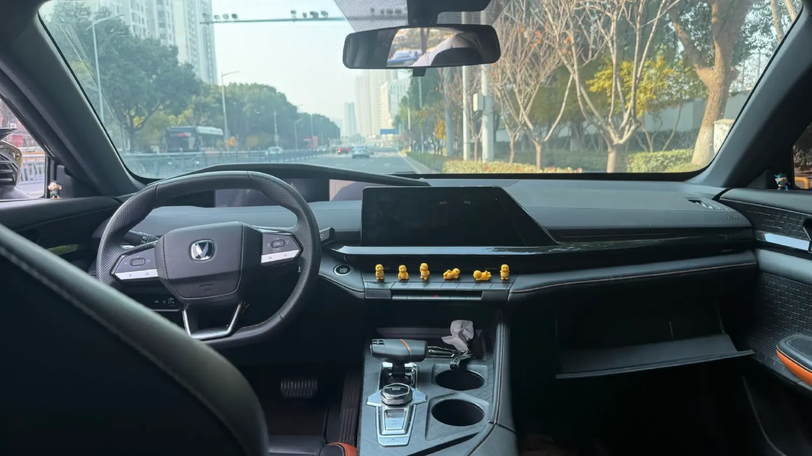 2023 ChangAn UNI-V 1.5T 188HP L4 7DCT,autocango,china used car exporter,china ev exporter,chinese used car exporter,chinese used ev exporter