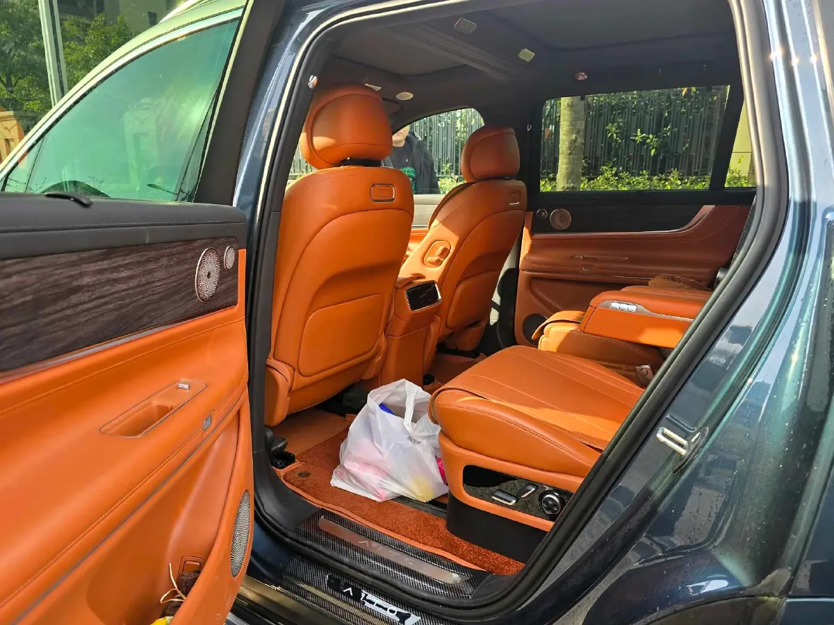 2024 AITO AITO M9 1.5T 152HP L4 REEV 42KWH,autocango,china used car exporter,china ev exporter,chinese used car exporter,chinese used ev exporter