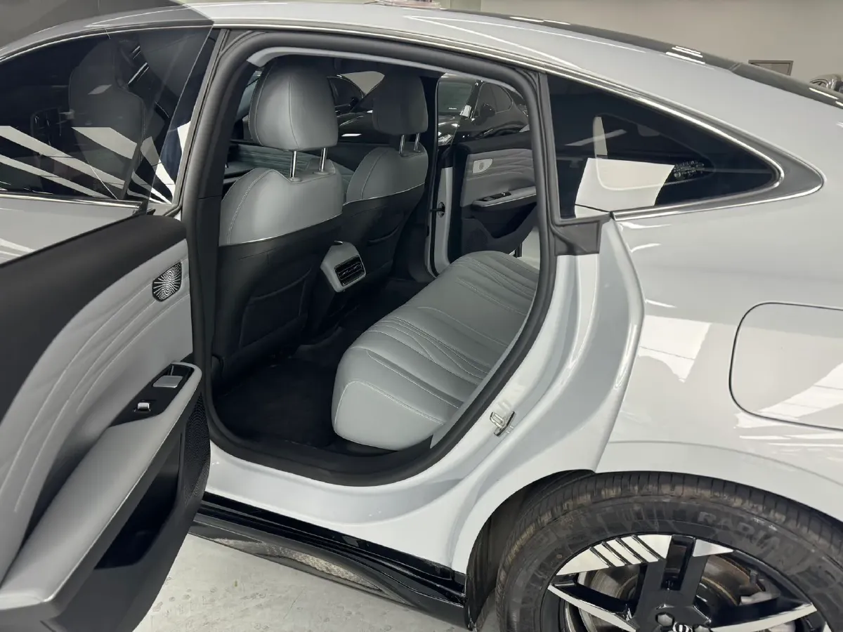 2024 Geely Galaxy E8 BEV 62KWH,autocango,china used car exporter,china ev exporter,chinese used car exporter,chinese used ev exporter