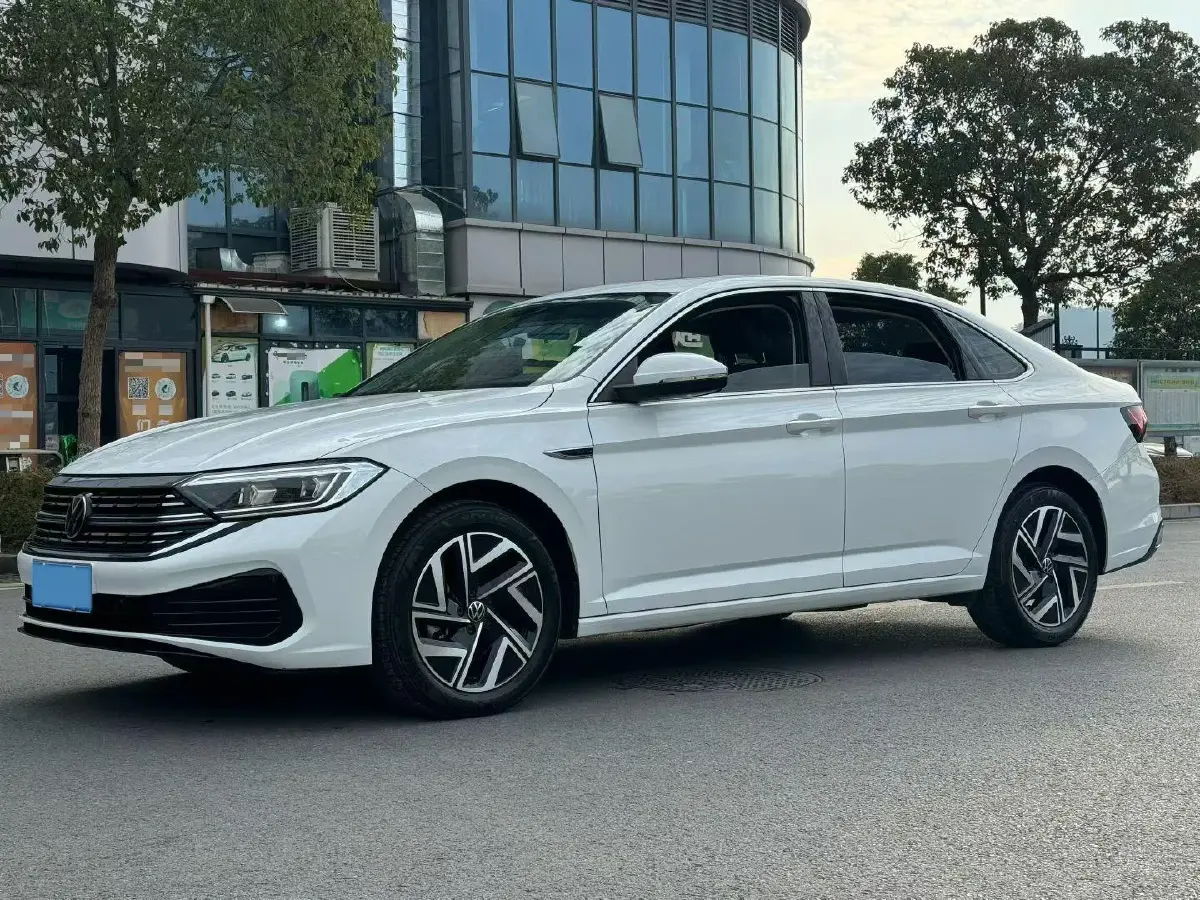 2024 Volkswagen Sagitar 1.5T 160HP L4 7DCT