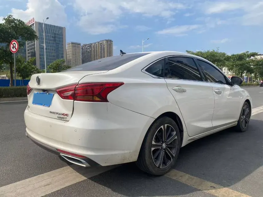 2022 ChangAn Raeton CC 1.5T 188HP L4 7DCT,autocango,china used car exporter,china ev exporter,chinese used car exporter,chinese used ev exporter
