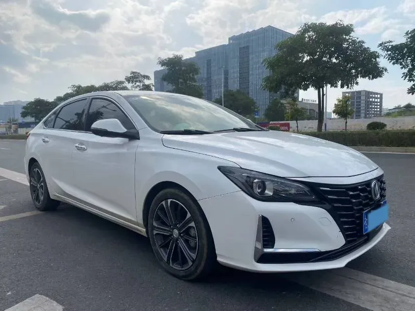 2022 ChangAn Raeton CC 1.5T 188HP L4 7DCT,autocango,china used car exporter,china ev exporter,chinese used car exporter,chinese used ev exporter