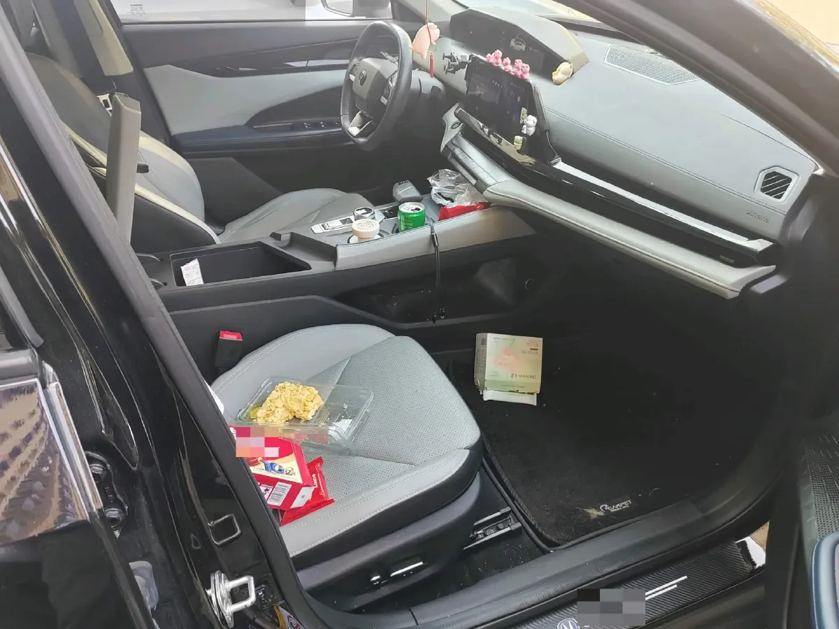 2023 ChangAn UNI-V iDD 1.5T 170HP L4 6TCT PHEV 18.4KWH,autocango,china used car exporter,china ev exporter,chinese used car exporter,chinese used ev exporter