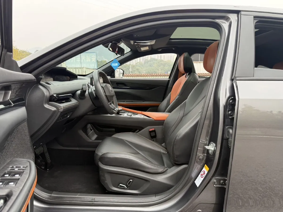 2022 ChangAn UNI-V 1.5T 188HP L4 7DCT,autocango,china used car exporter,china ev exporter,chinese used car exporter,chinese used ev exporter