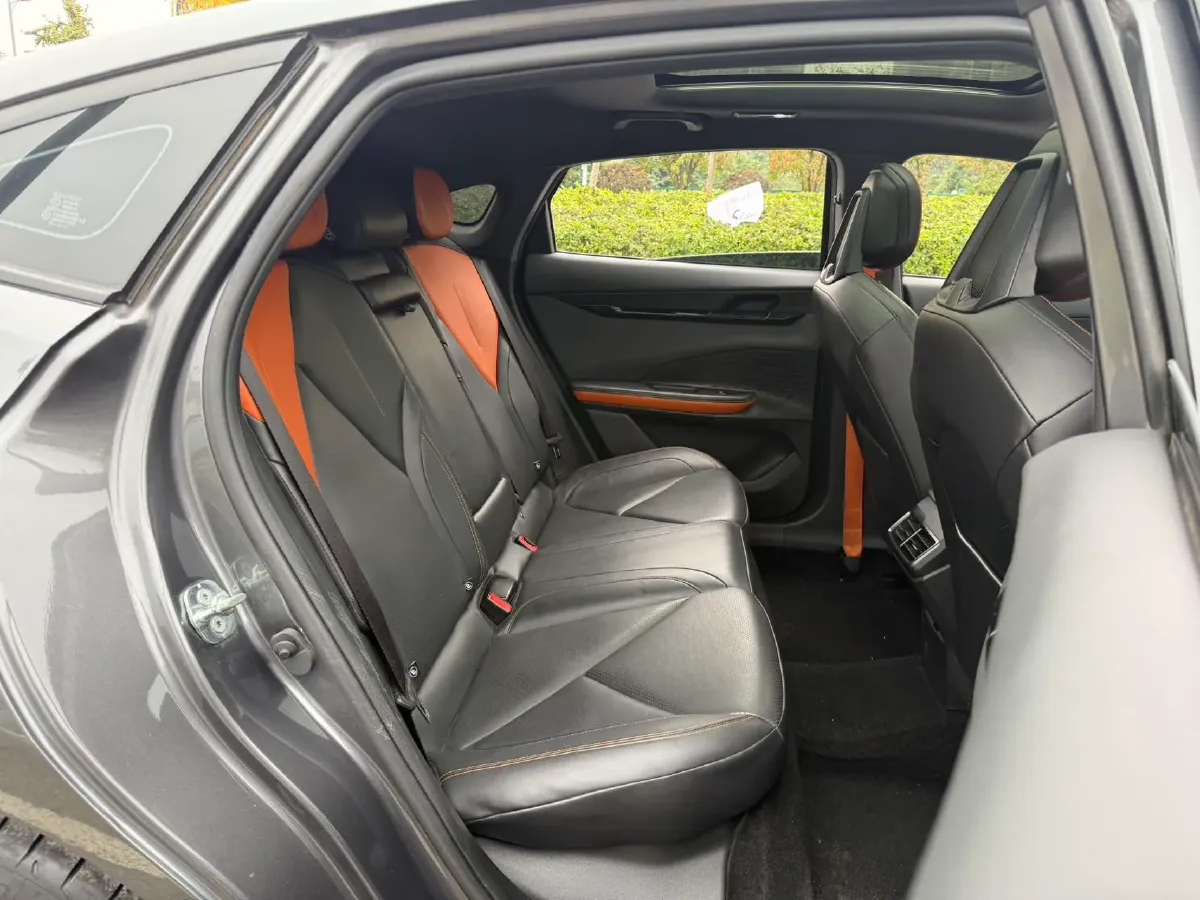 2022 ChangAn UNI-V 1.5T 188HP L4 7DCT,autocango,china used car exporter,china ev exporter,chinese used car exporter,chinese used ev exporter