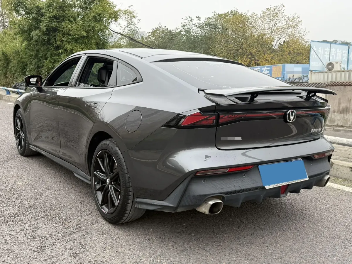 2022 ChangAn UNI-V 1.5T 188HP L4 7DCT,autocango,china used car exporter,china ev exporter,chinese used car exporter,chinese used ev exporter