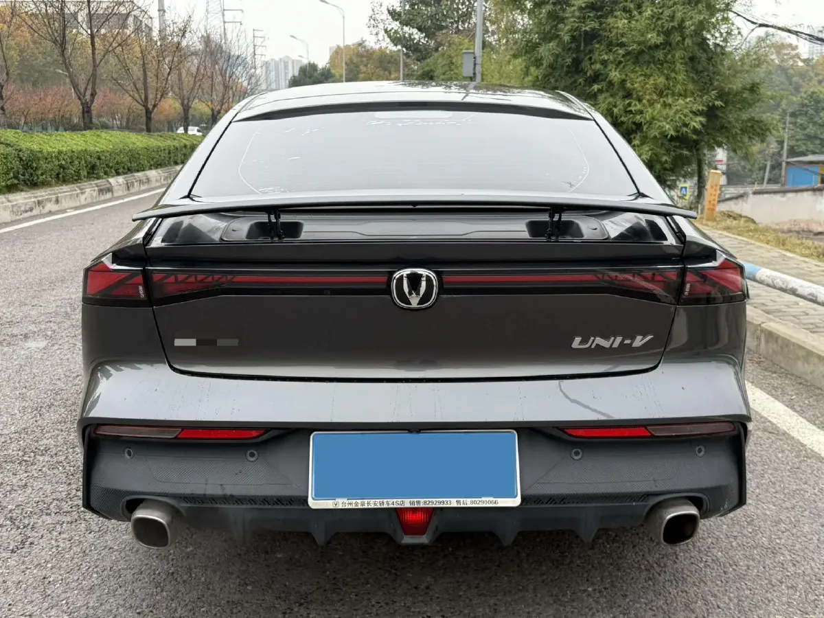 2022 ChangAn UNI-V 1.5T 188HP L4 7DCT,autocango,china used car exporter,china ev exporter,chinese used car exporter,chinese used ev exporter