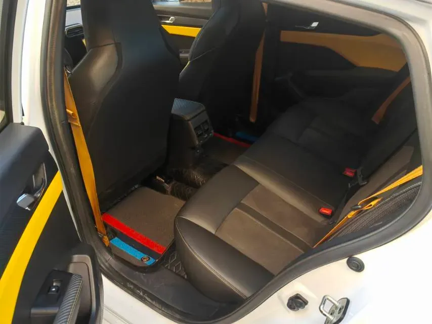 2023 DongFeng Aeolus YiXuan 1.5T 197HP L4 6DCT,autocango,china used car exporter,china ev exporter,chinese used car exporter,chinese used ev exporter