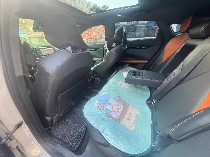 2023 ChangAn UNI-V iDD 1.5T 170HP L4 6TCT PHEV 18.4KWH,autocango,china used car exporter,china ev exporter,chinese used car exporter,chinese used ev exporter