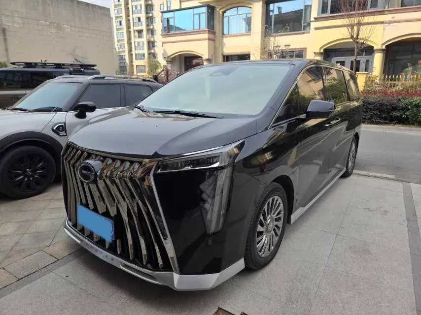 2023 GAC Trumpchi M8 2.0T 190HP L4 E-CVT Hybrid