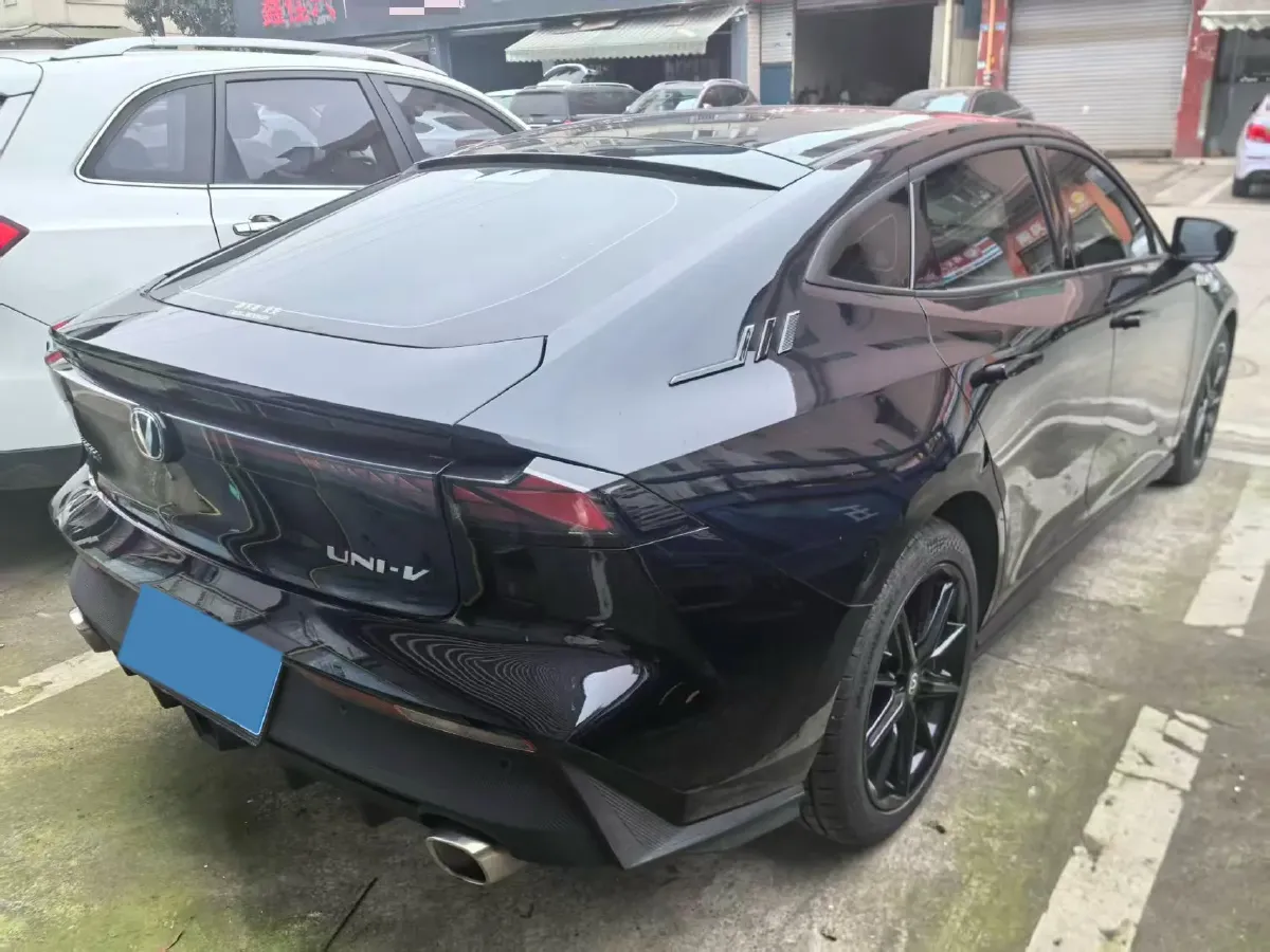 2022 ChangAn UNI-V 1.5T 188HP L4 7DCT,autocango,china used car exporter,china ev exporter,chinese used car exporter,chinese used ev exporter