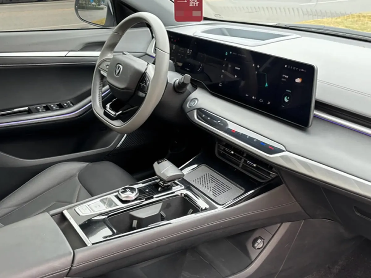 2023 ChangAn Raeton Plus 1.5T 188HP L4 7DCT,autocango,china used car exporter,china ev exporter,chinese used car exporter,chinese used ev exporter