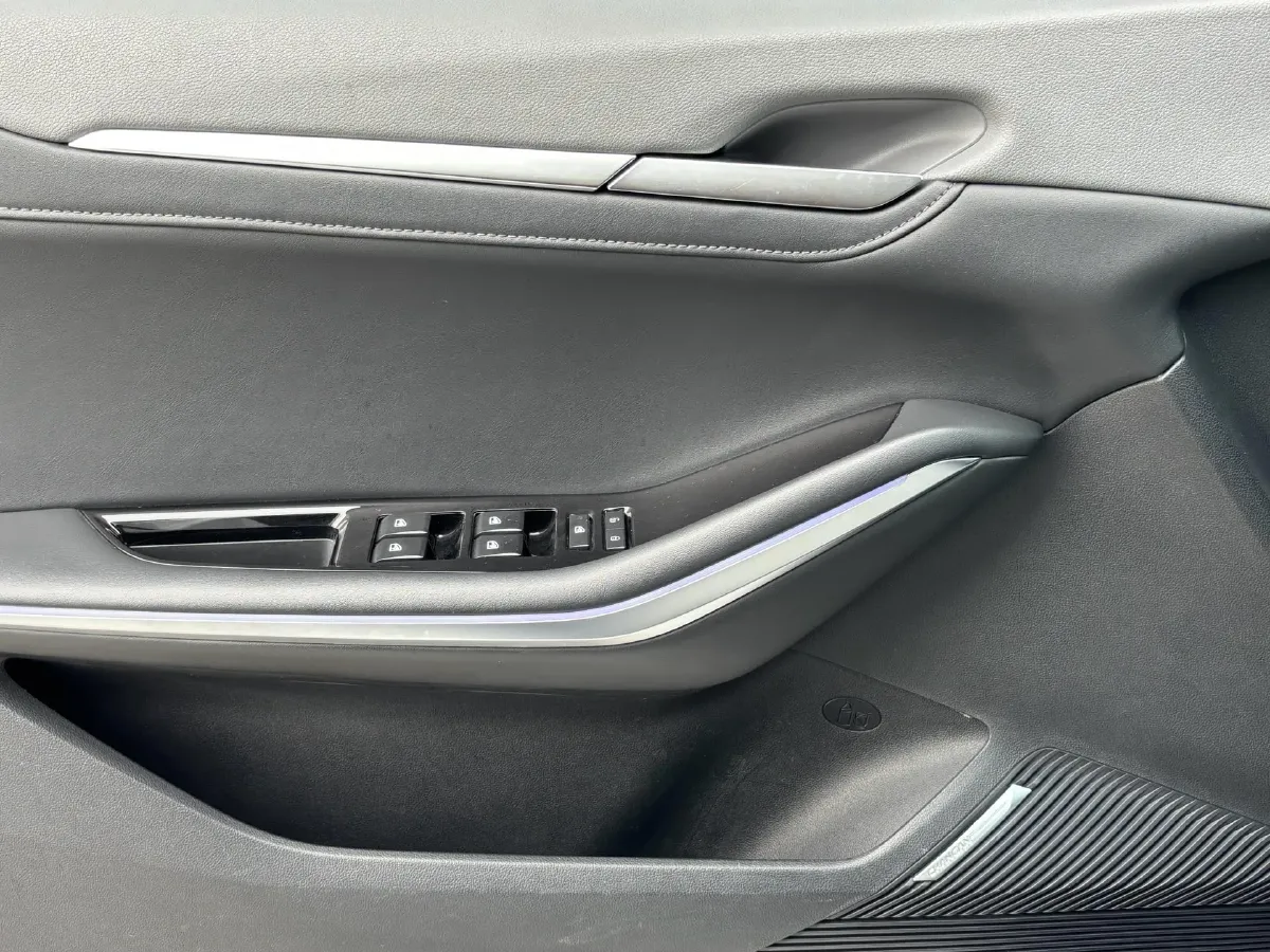 2023 ChangAn Raeton Plus 1.5T 188HP L4 7DCT,autocango,china used car exporter,china ev exporter,chinese used car exporter,chinese used ev exporter