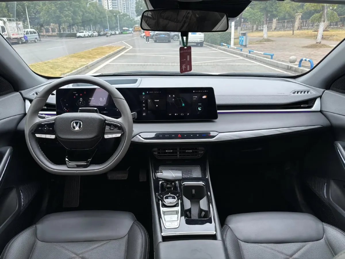 2023 ChangAn Raeton Plus 1.5T 188HP L4 7DCT,autocango,china used car exporter,china ev exporter,chinese used car exporter,chinese used ev exporter