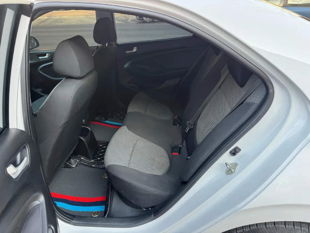 2017 Hyundai Reina 1.4L 95HP L4 5MT,autocango,china used car exporter,china ev exporter,chinese used car exporter,chinese used ev exporter