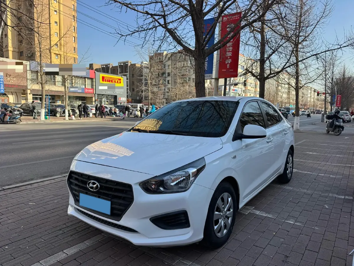 2017 Hyundai Reina 1.4L 95HP L4 5MT