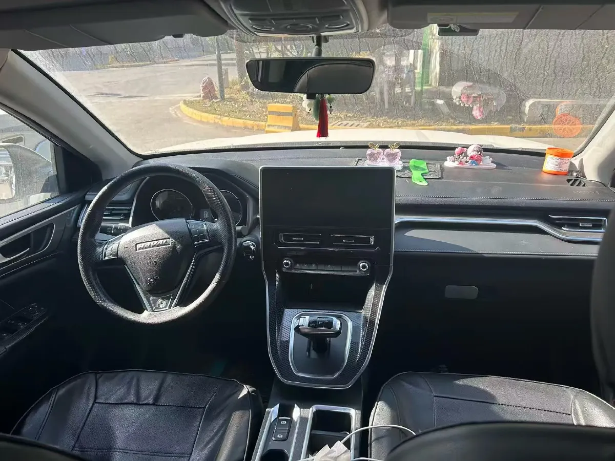 2021 Haval M6 1.5T 150HP L4 7DCT,autocango,china used car exporter,china ev exporter,chinese used car exporter,chinese used ev exporter