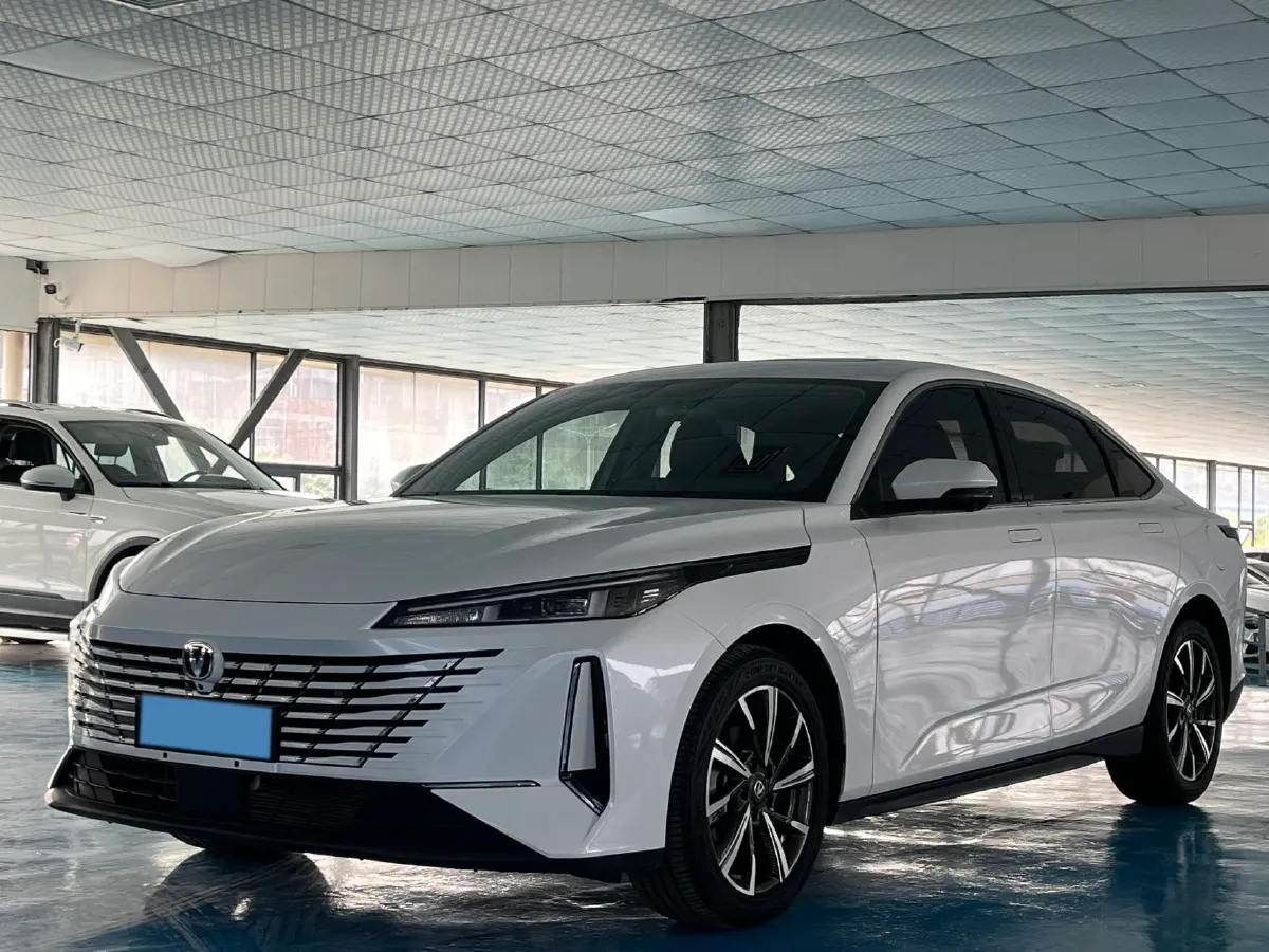 2024 ChangAn Eado 1.5T 170HP L4 7DCT,autocango,china used car exporter,china ev exporter,chinese used car exporter,chinese used ev exporter