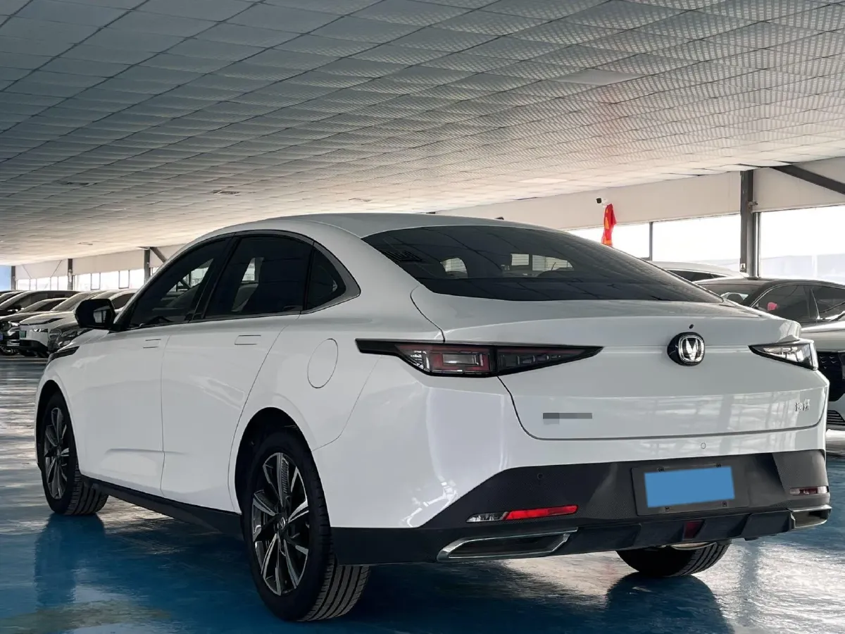 2024 ChangAn Eado 1.5T 170HP L4 7DCT,autocango,china used car exporter,china ev exporter,chinese used car exporter,chinese used ev exporter