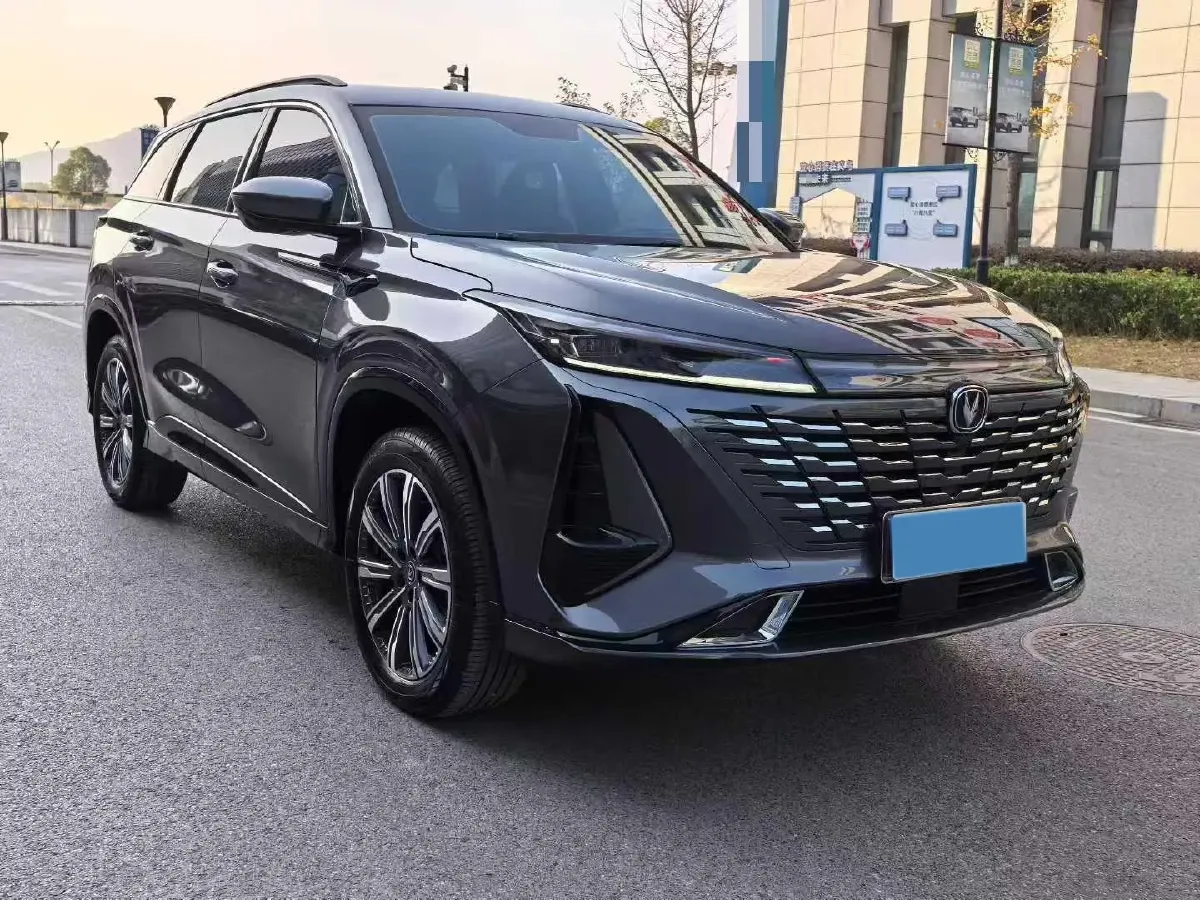 2023 ChangAn CS75 Plus 1.5T 188HP L4 8AT,autocango,china used car exporter,china ev exporter,chinese used car exporter,chinese used ev exporter