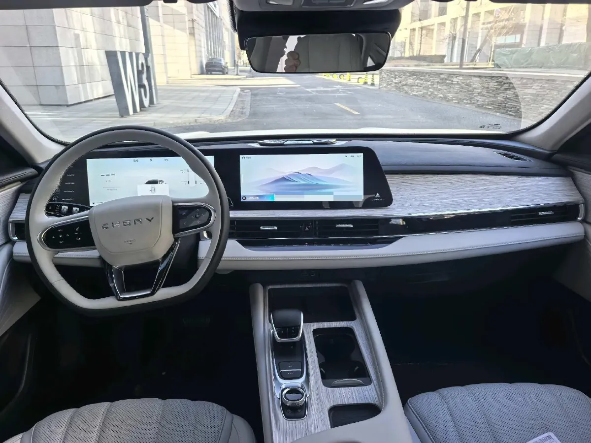 2024 Fulwin FulwinA8 1.5T 156HP L4 1DHT PHEV 18.3KWH,autocango,china used car exporter,china ev exporter,chinese used car exporter,chinese used ev exporter