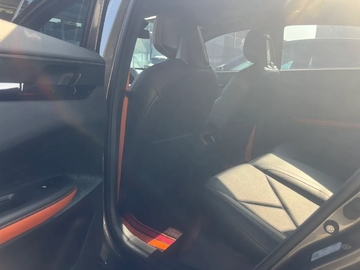 2022 ChangAn UNI-V 1.5T 188HP L4 7DCT,autocango,china used car exporter,china ev exporter,chinese used car exporter,chinese used ev exporter