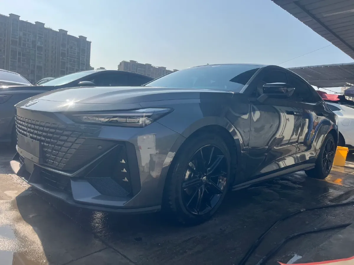 2022 ChangAn UNI-V 1.5T 188HP L4 7DCT,autocango,china used car exporter,china ev exporter,chinese used car exporter,chinese used ev exporter