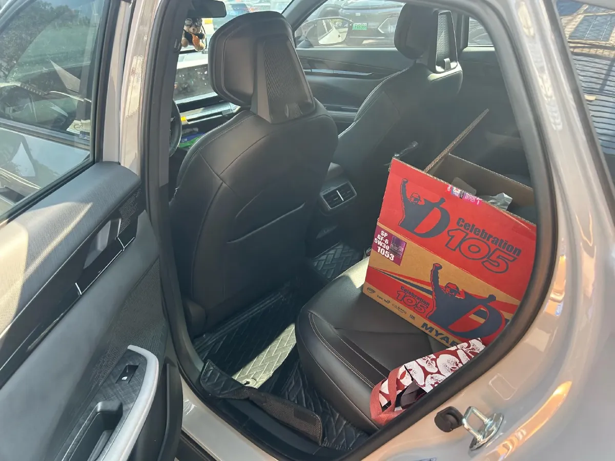 2022 ChangAn UNI-V 1.5T 188HP L4 7DCT,autocango,china used car exporter,china ev exporter,chinese used car exporter,chinese used ev exporter