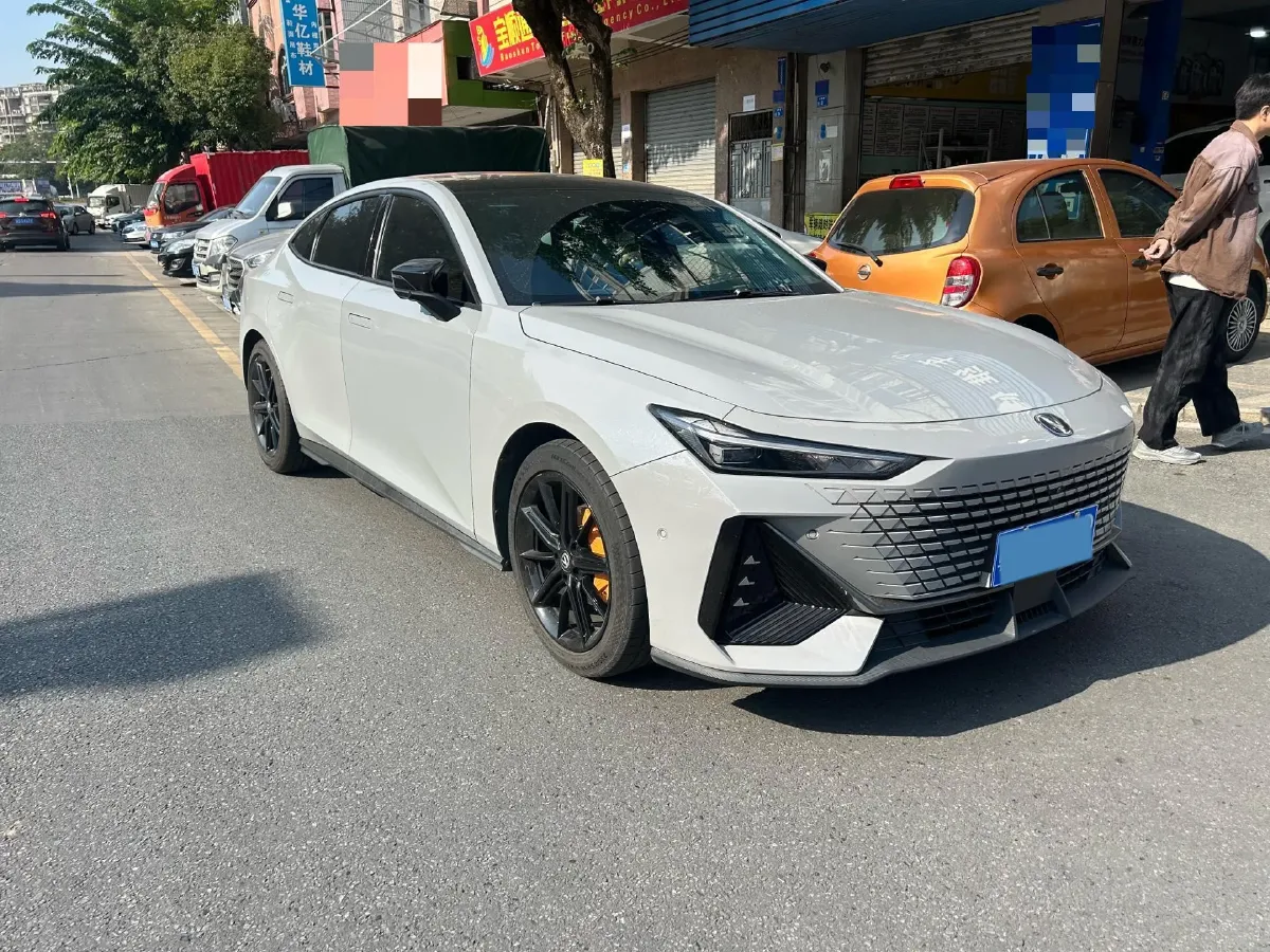 2022 ChangAn UNI-V 1.5T 188HP L4 7DCT,autocango,china used car exporter,china ev exporter,chinese used car exporter,chinese used ev exporter