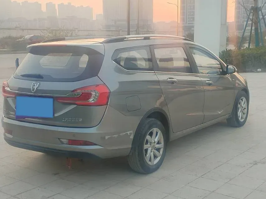 2017 BaoJun 310W 1.5L 112HP L4 6MT,autocango,china used car exporter,china ev exporter,chinese used car exporter,chinese used ev exporter