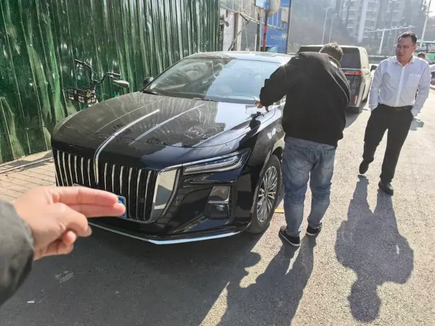 2023 HongQi H5 2.0T 224HP L4 8AT