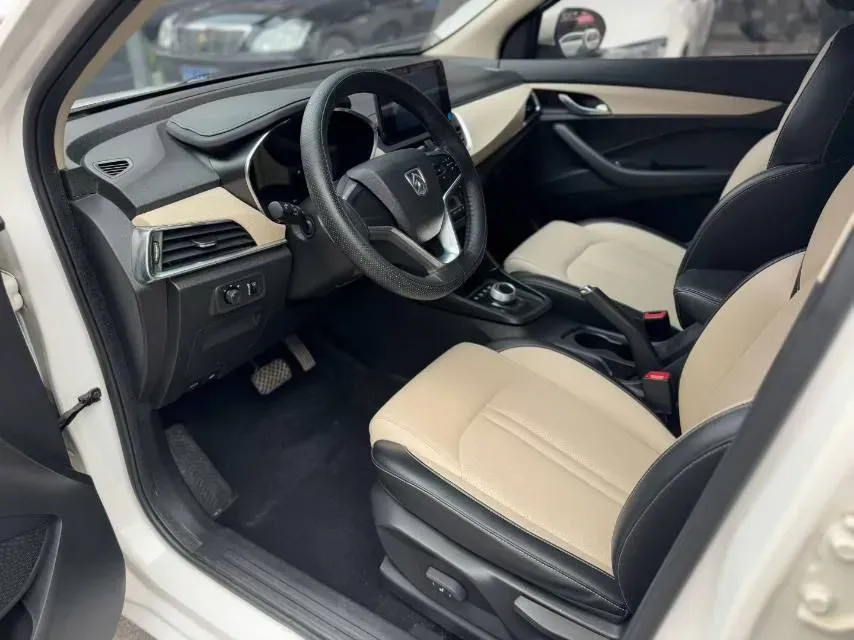 2018 BaoJun 360 1.5L 112HP L4 6MT,autocango,china used car exporter,china ev exporter,chinese used car exporter,chinese used ev exporter