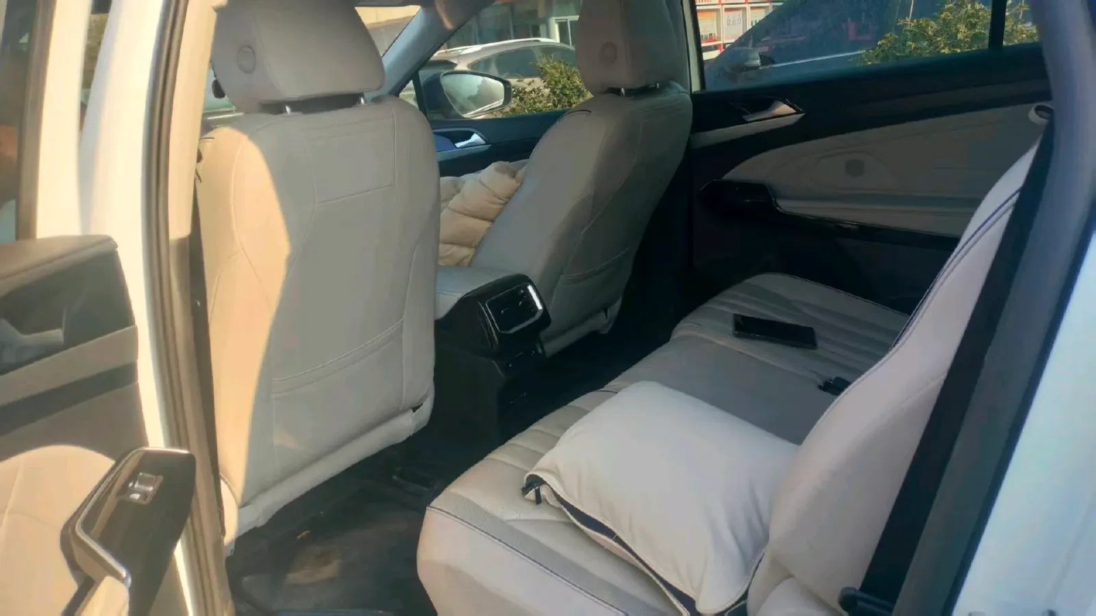 2023 Volkswagen ID.6 X BEV 83.4KWH,autocango,china used car exporter,china ev exporter,chinese used car exporter,chinese used ev exporter