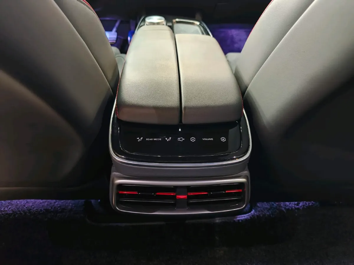 2022 ARCFOX αS BEV 74.5KWH,autocango,china used car exporter,china ev exporter,chinese used car exporter,chinese used ev exporter