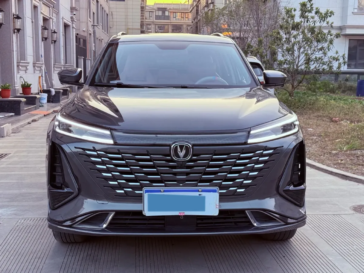 2023 ChangAn CS75 Plus 1.5T 188HP L4 8AT,autocango,china used car exporter,china ev exporter,chinese used car exporter,chinese used ev exporter
