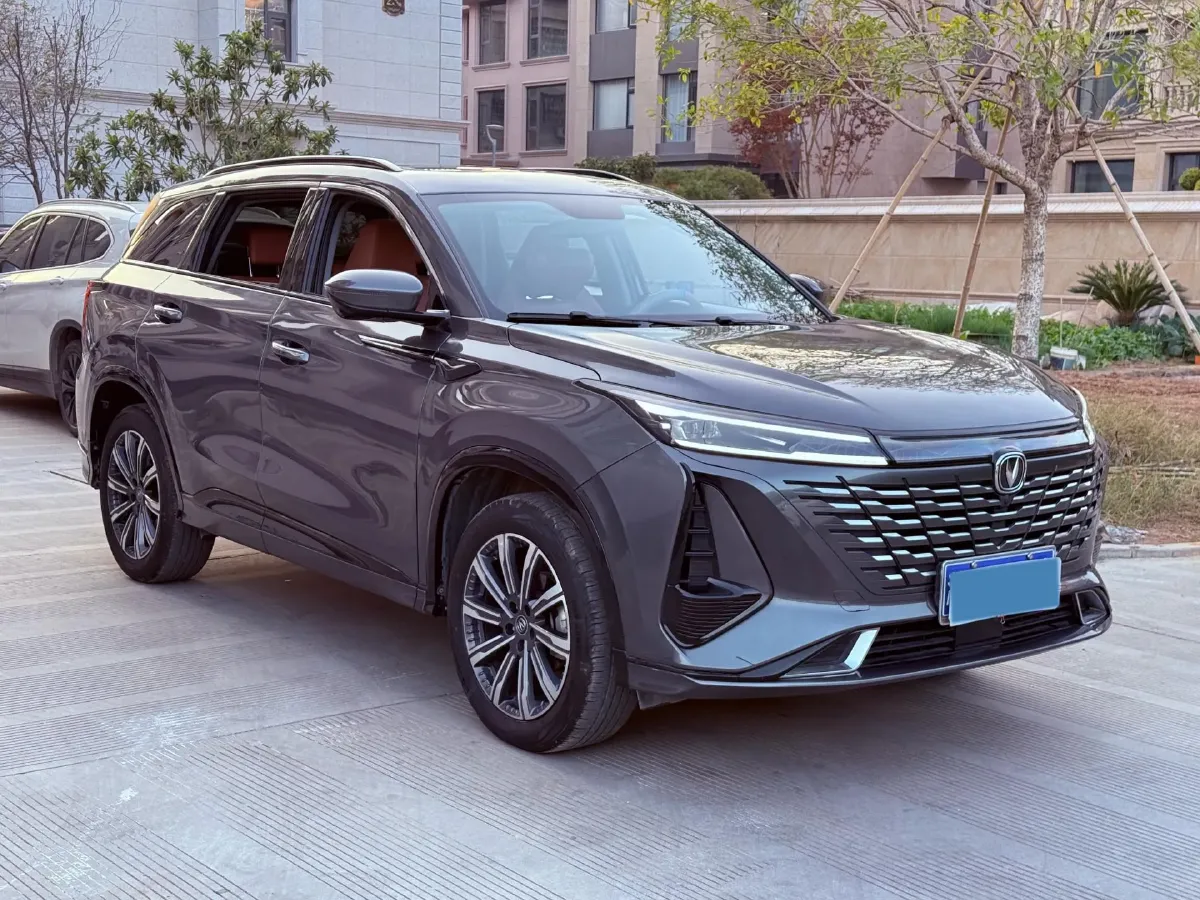 2023 ChangAn CS75 Plus 1.5T 188HP L4 8AT,autocango,china used car exporter,china ev exporter,chinese used car exporter,chinese used ev exporter
