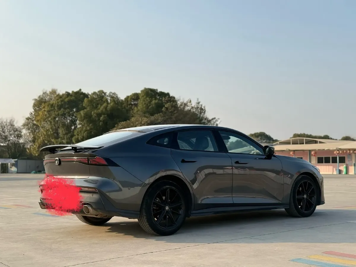 2022 ChangAn UNI-V 1.5T 188HP L4 7DCT,autocango,china used car exporter,china ev exporter,chinese used car exporter,chinese used ev exporter