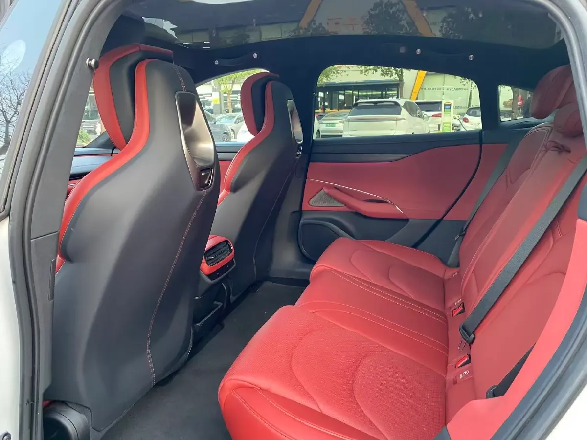 2024 MI SU7 BEV 101KWH,autocango,china used car exporter,china ev exporter,chinese used car exporter,chinese used ev exporter